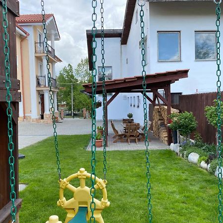 Villa Butterfly Nova Lesna Bagian luar foto