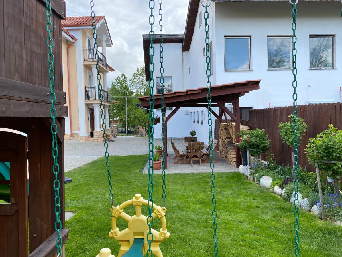 Villa Butterfly Nova Lesna Bagian luar foto