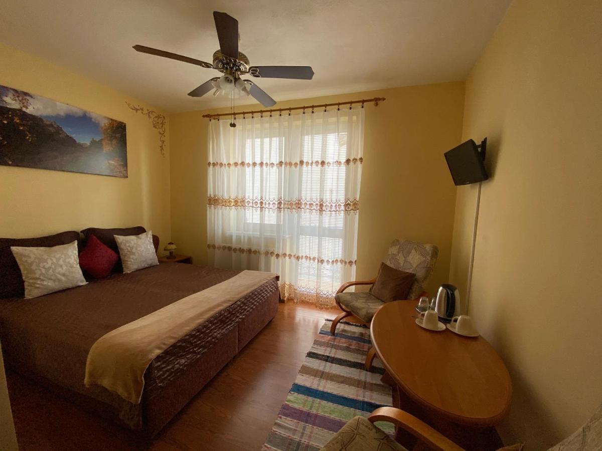 Villa Butterfly Nova Lesna Bagian luar foto