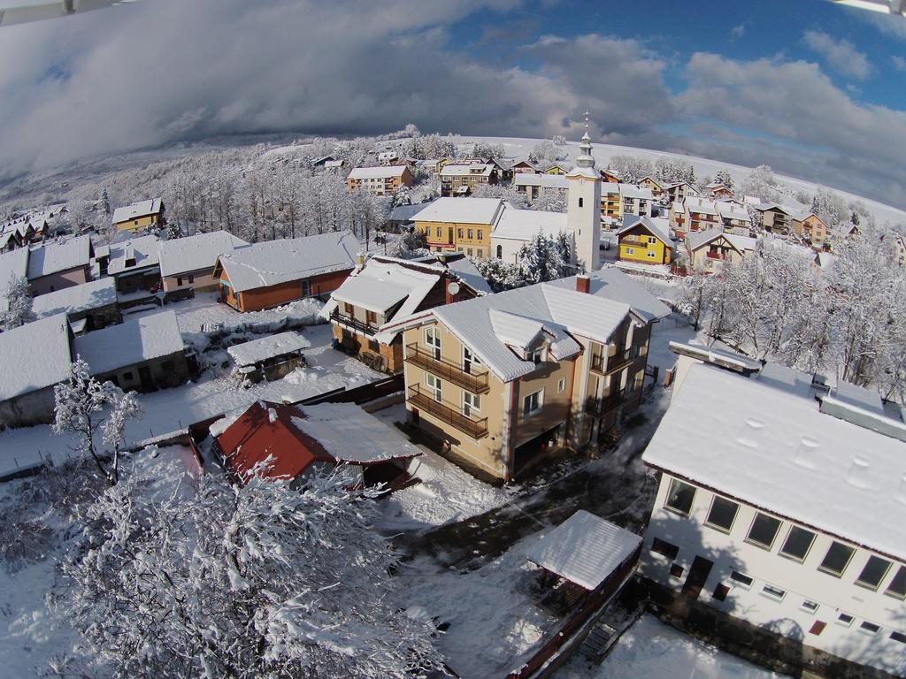 Villa Butterfly Nova Lesna Bagian luar foto