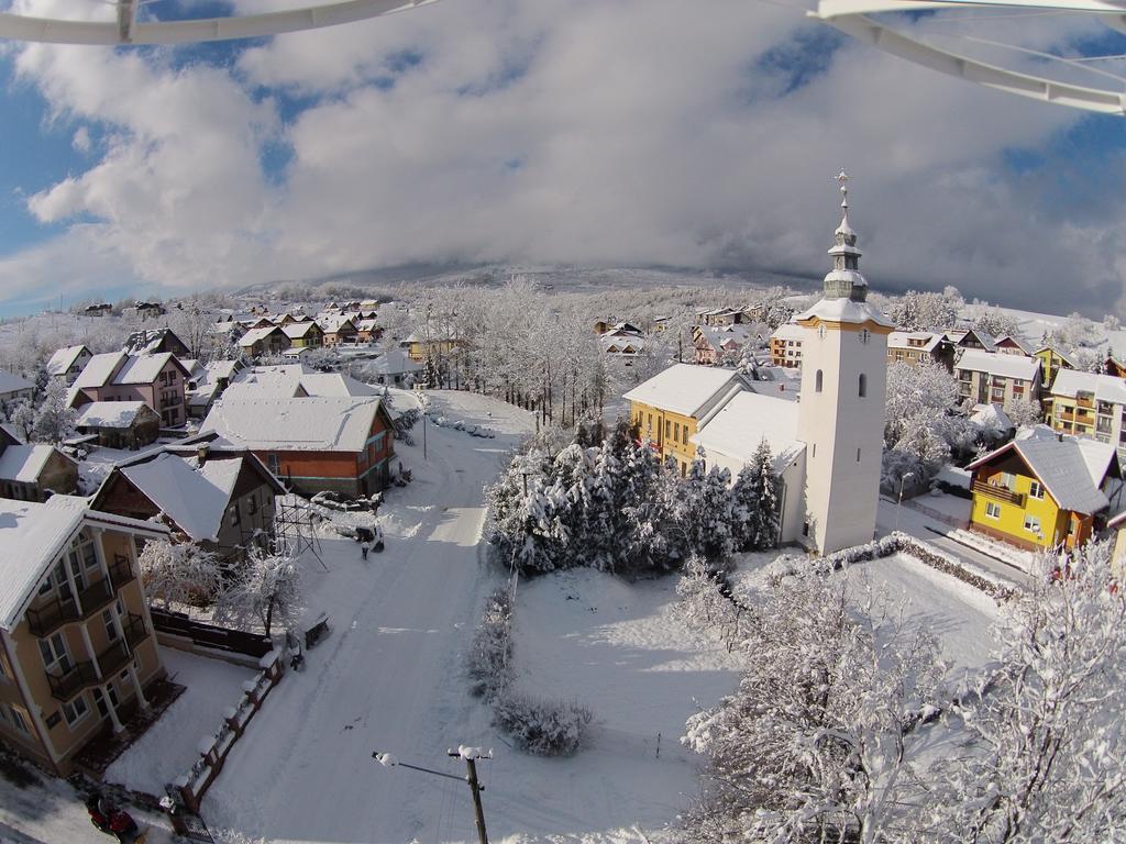 Villa Butterfly Nova Lesna Bagian luar foto